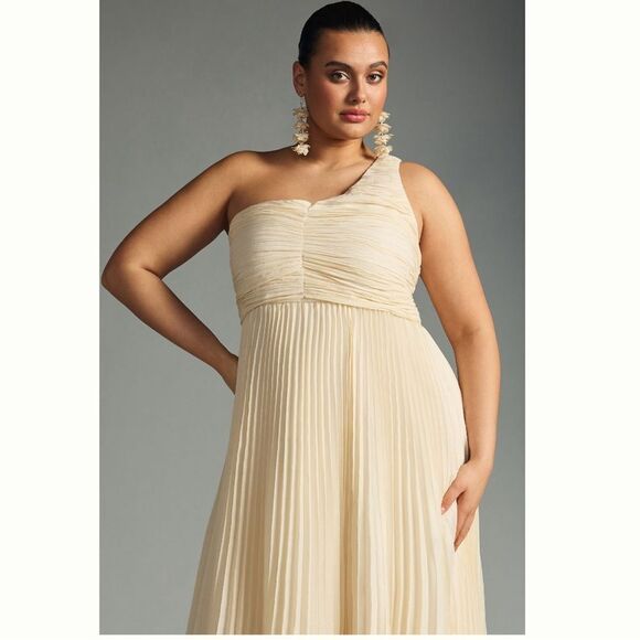 Forever That Girl One-Shoulder
Pleated Dress Elegant/ size XL - Picture 3 of 13
